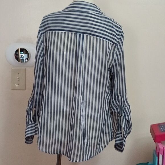 Covington Essentials Women's Blue and White Sheer Stripe Button down Blouse sz S - Picture 4 of 6